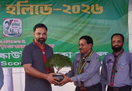 ‘ডিভাইসের হাত থেকে সন্তানদের দূরে রাখতে চাই’: আমিনুল হক